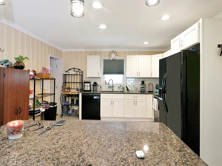7015 Mirror Lake Rd — Photo 1