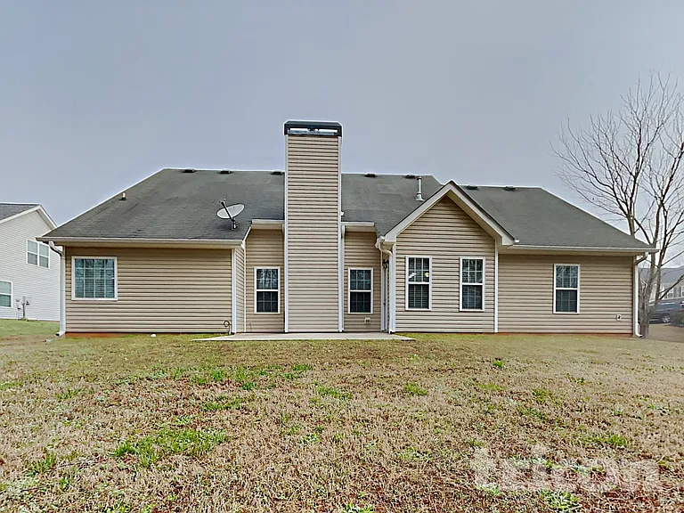 110 Brooks Cir — Photo 16