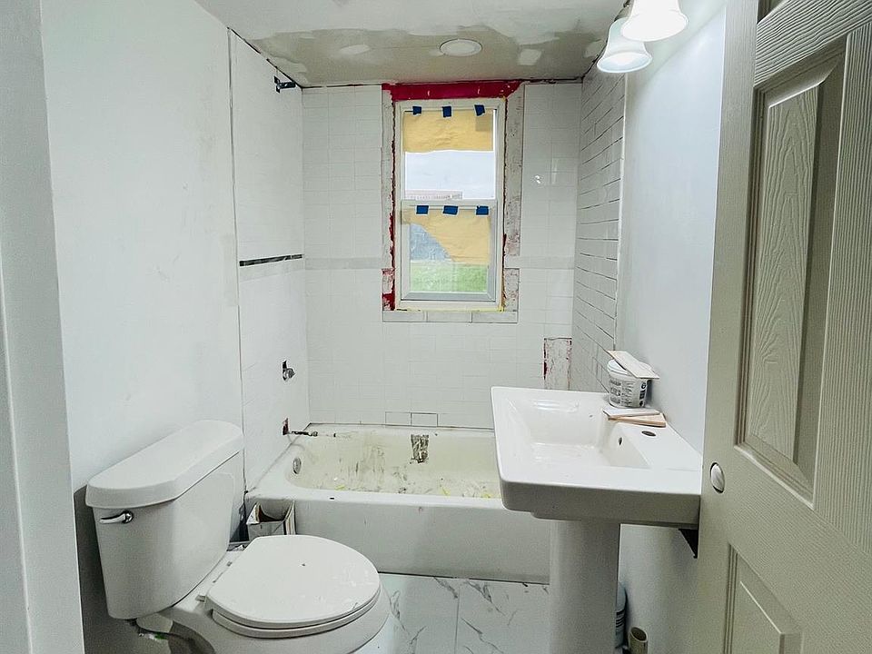 57 E Anchor St, photo 14