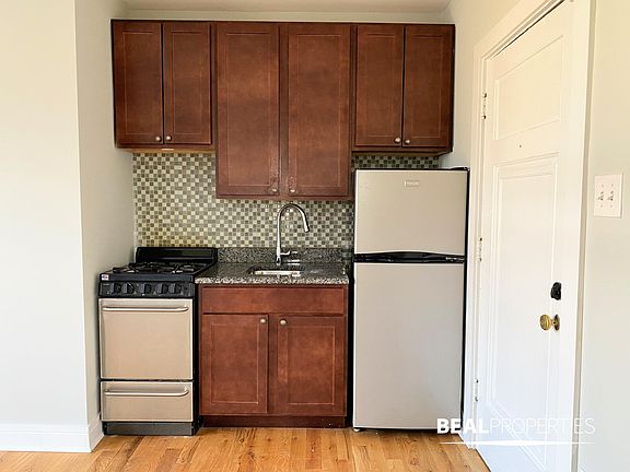 3rd image of 4546 N Damen Ave #316