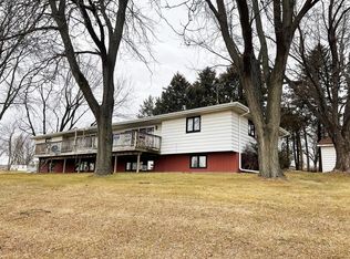 401 N Madison St, Cambria, WI 53923