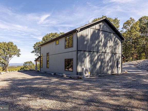 4th image of 102 Bluffs Ridge Rd