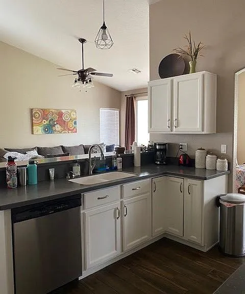 Kitchen, looking into Family Room.