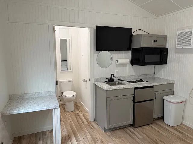 1014 Colonial Dr #1 — Photo 3