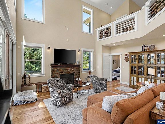 4th image of 6965 Nichols Heights Way SE