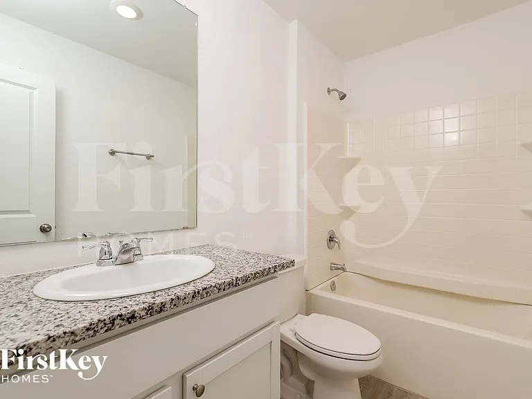 2439 Lake Hls — Photo 17
