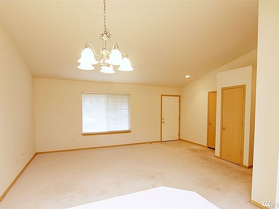 4th image of 6019 52nd St NE