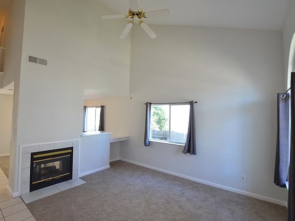 4th image of 125 Creekside Cir
