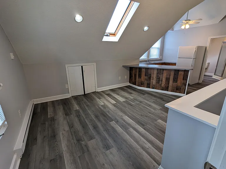 359 Oak St #3 — Photo 4