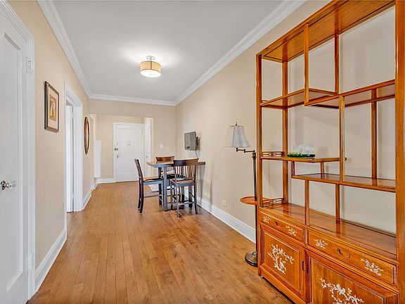 5th image of 90 Knightsbridge Rd APT 4N