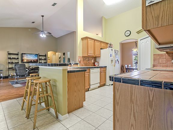 2nd image of 1205 Brentwood Dr