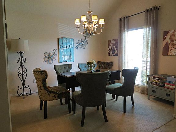 Formal dining off entry