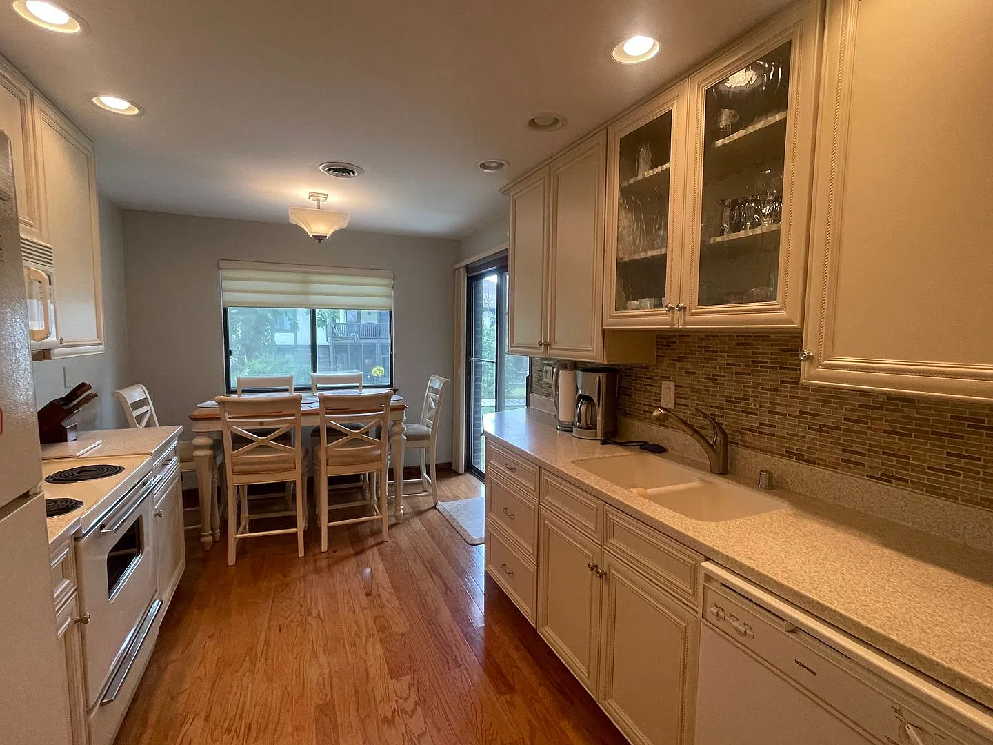 Williams Bay condo, fully furnished. 2 Bedrooms, 2 Bathrooms, 1 Car...Cable/Internet included! — Photo 4