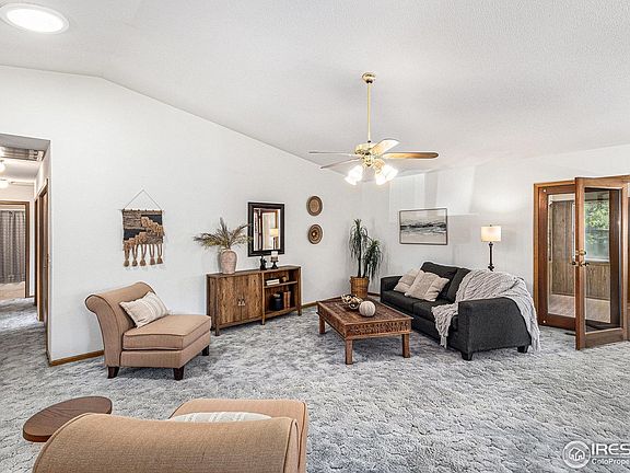 3rd image of 1107 N Redbud Dr
