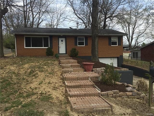 1st image of 205 Lake Hillcrest Dr