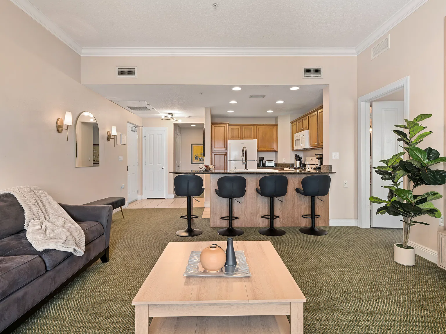 3 bed, 1344 sqft, $2,200 — Photo 4