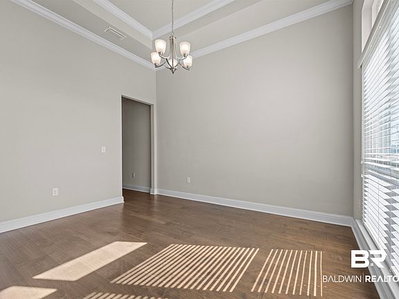5th image of 846 Onyx Ln