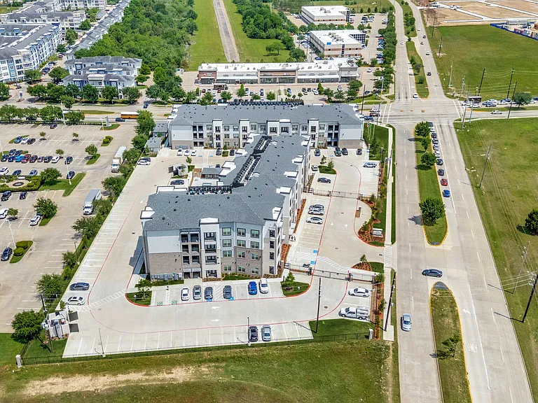 Palladium Park Row Katy — Photo 24