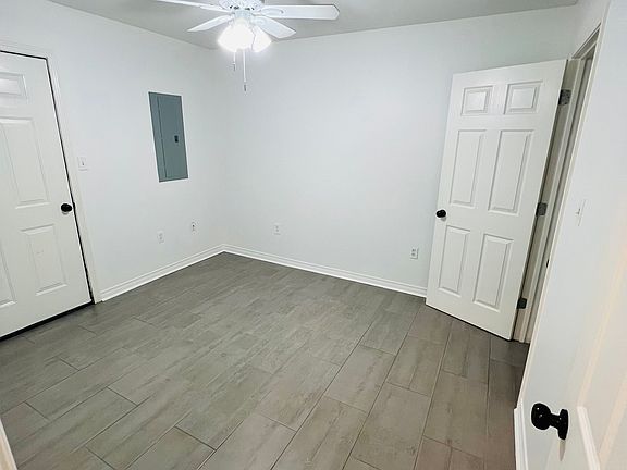 5th image of 165 E Pecan St Unit 1
