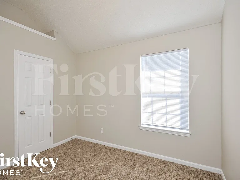 170 Capeton Ct — Photo 12