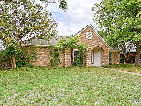 2nd image of 502 Clover Ct