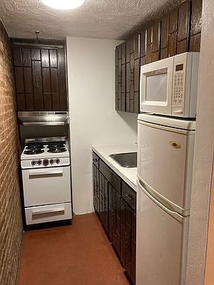 4th image of 63 W 83rd St #Gf