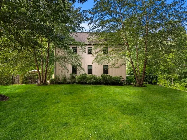 2 Bassett Brook Ln, Duxbury, MA 02332