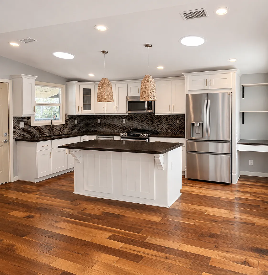 3 bed, 1200 sqft, $5,200 — Photo 3