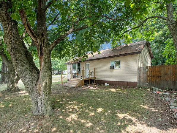 900 S Cedar St, Greenville, MI 48838