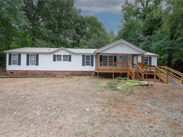 304 Wilderness Trl, Liberty, SC 29657