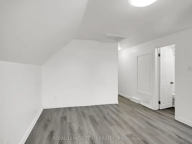 4 Eccles St #5 — Photo 19