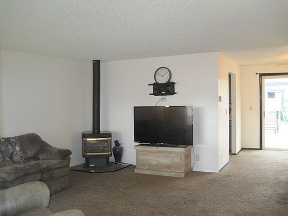 4th image of 180 Assumption Dr