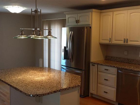 3rd image of 1409 S Hartford Pl