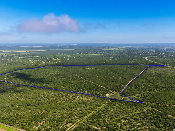 000 Private Road 5754, Castroville, TX 78009