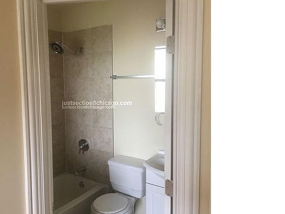 4th image of 1641 N Leclaire Ave