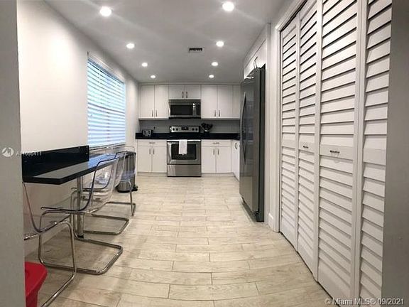 4th image of 4240 Oaks Ter APT 106