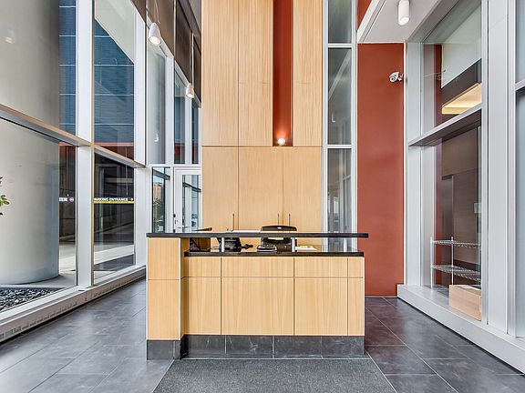 3rd image of 737 W Washington Blvd APT 1308