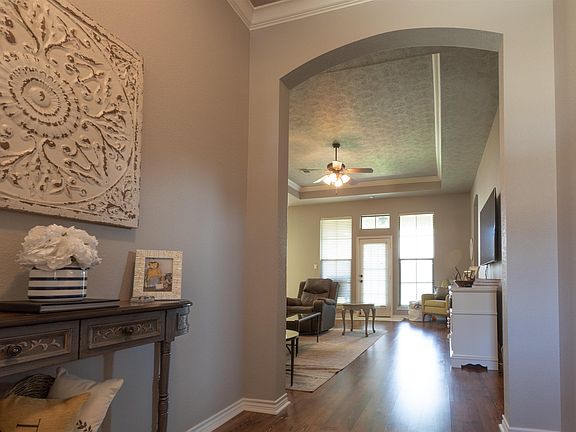 5th image of 513 Harbor Oaks Dr