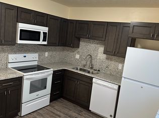 606 W Aspen St #B, Glenrock, WY 82637