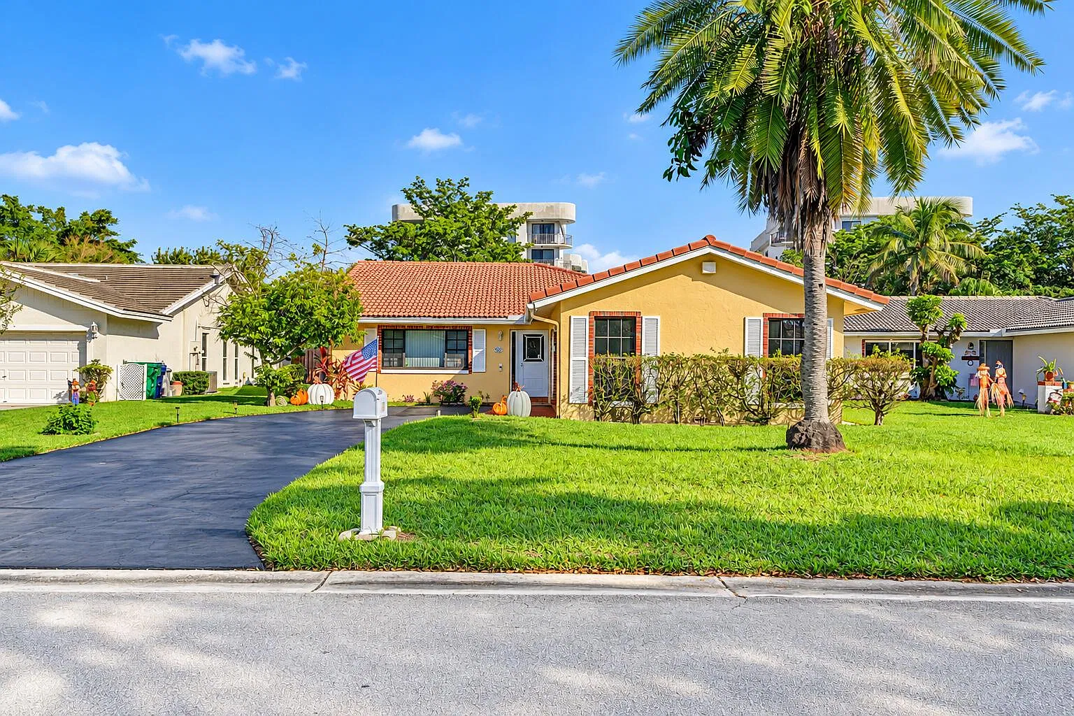 3 bed, 2.0 bath, 1838 sqft, $4,200 — Photo 1