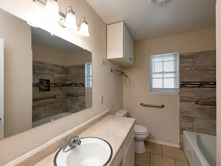 1605 Arrowhead Dr — Photo 25