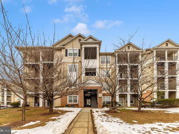 13502 Derry Glen Ct APT 203, Germantown, MD 20874