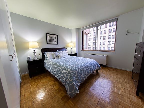 4th image of 350 W 50th St #St10