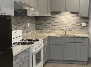 3068 S Lock St #2R, Chicago, IL 60608