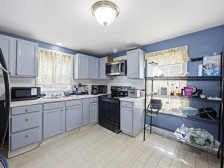 916 County St #3 — Photo 15