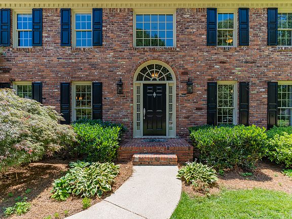 3rd image of 2995 Arbor Woods Dr