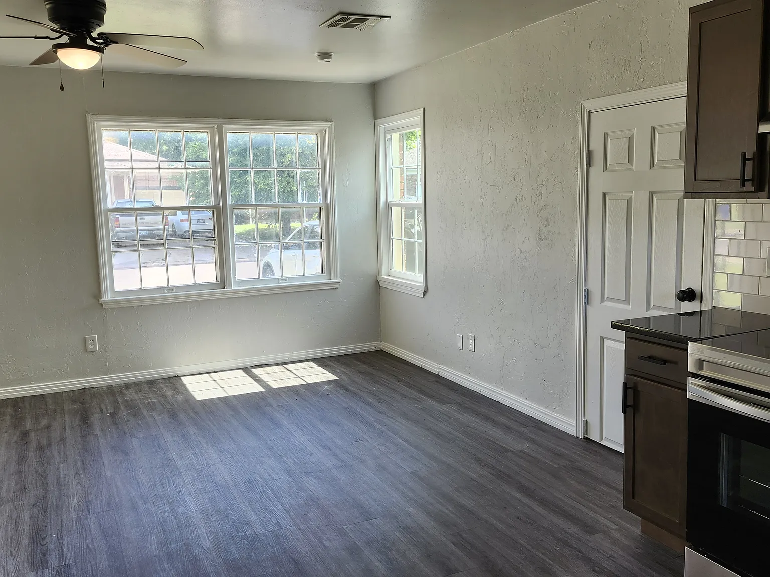 3 bed, 1045 sqft, $1,375 — Photo 4