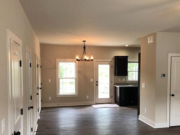 4th image of 185 Highlands Hill Dr #26