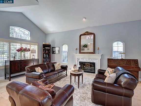 4th image of 3355 Green Meadow Dr