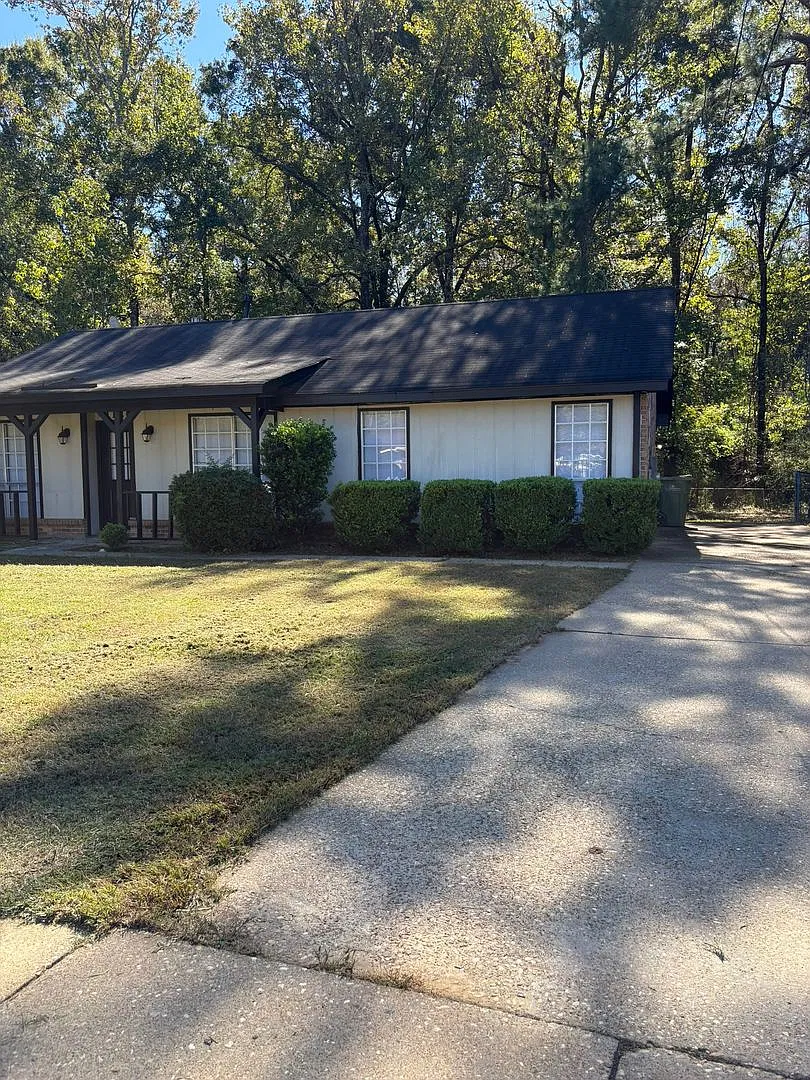 Freshly Renovated 3 Bed / 2 Bath Home in East Montgomery — Photo 1